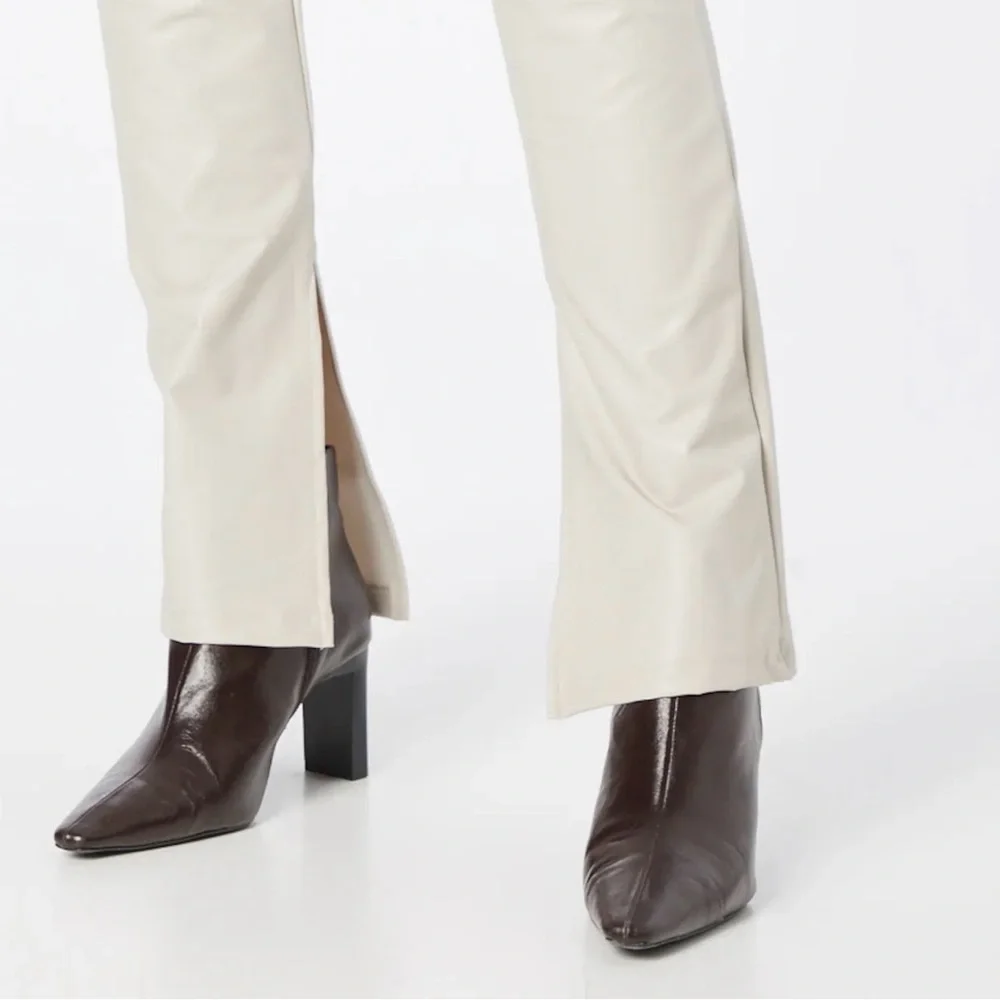 H&M Tiktok Viral Vegan Faux Leather Pull-on Flared Pants in Cream - Size 4 - Picture 13 of 16